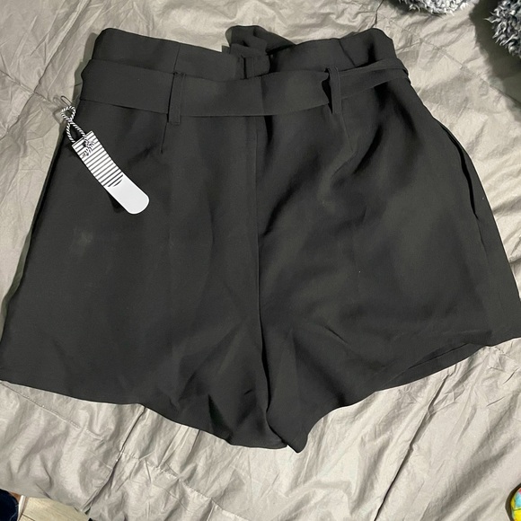 Black dressy shorts - Picture 3 of 4